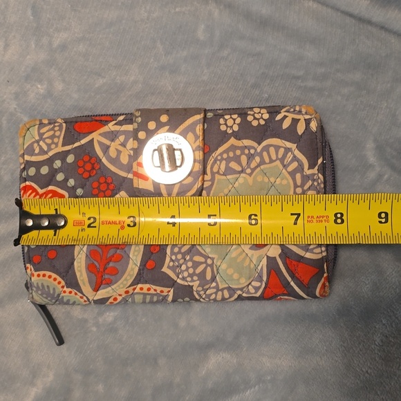 Vera Bradley Wallet with Turn Lock And Zipper Compartment (Bin 12) - Picture 10 of 11